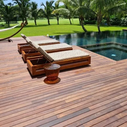 Terrasse en bois exotique